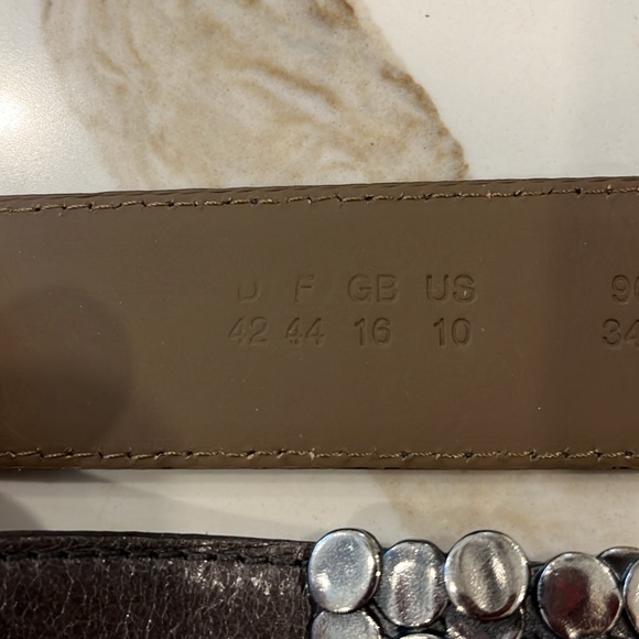 EUC Olsen leather 1.5” wide taupe belt with heavy silver disc square buckle - Picture 4 of 6